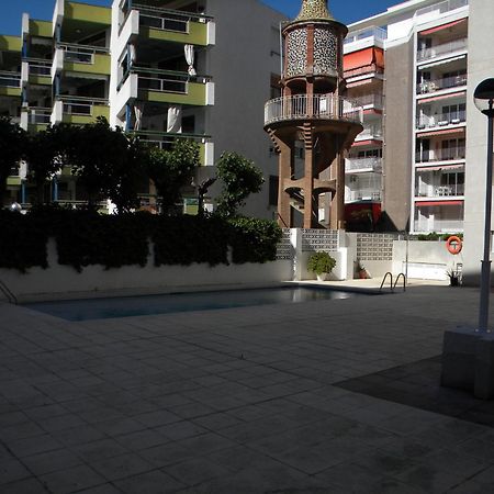 Apartamentos Varadero Arysal Salou Bagian luar foto