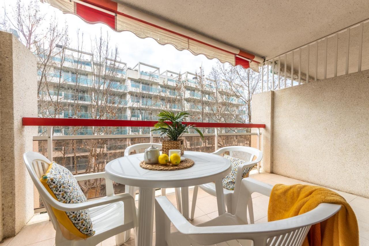 Apartamentos Varadero Arysal Salou Bagian luar foto