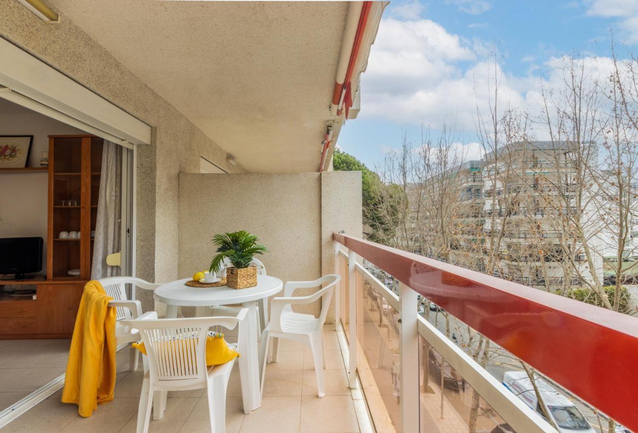 Apartamentos Varadero Arysal Salou Bagian luar foto