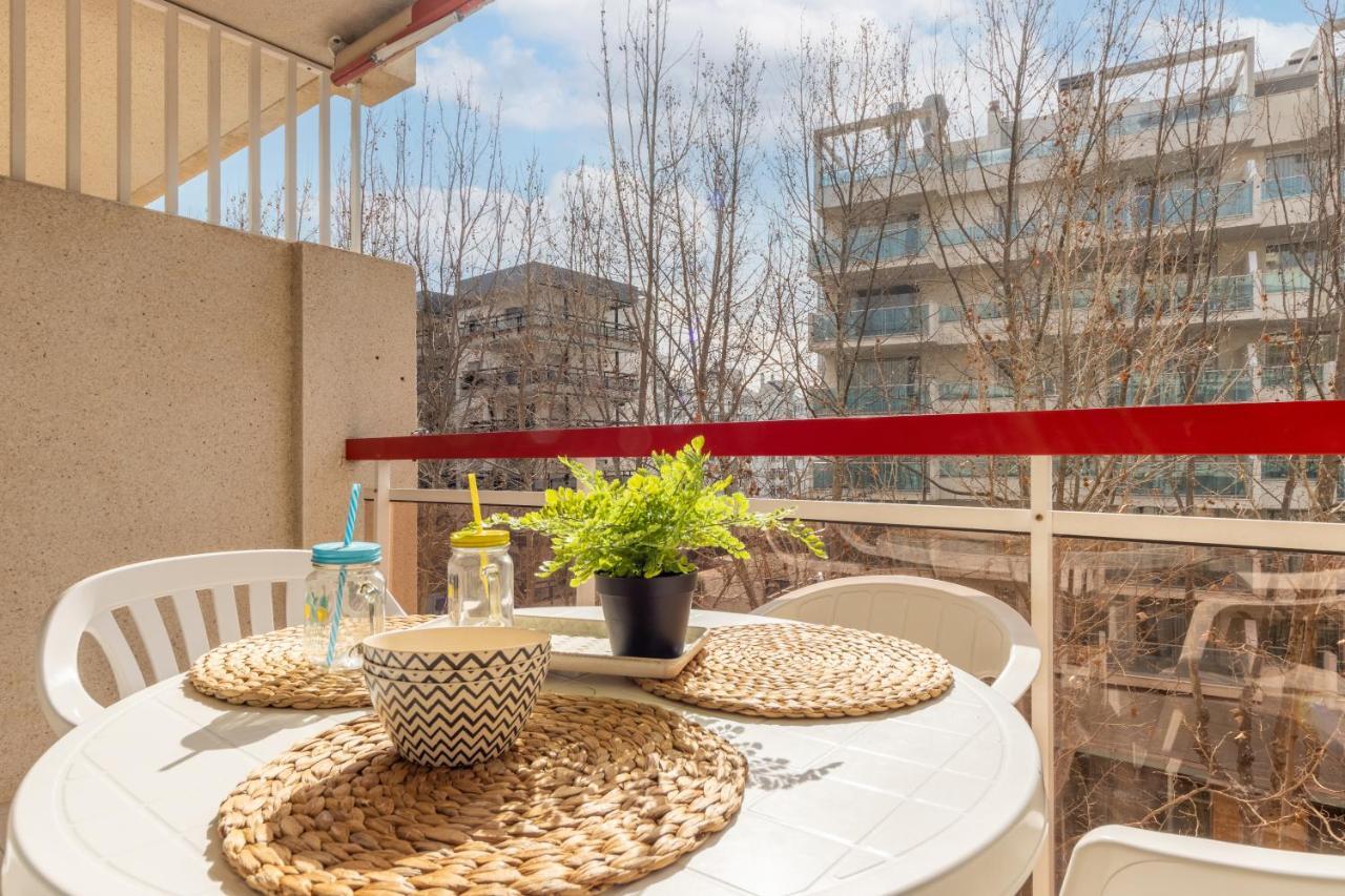 Apartamentos Varadero Arysal Salou Bagian luar foto