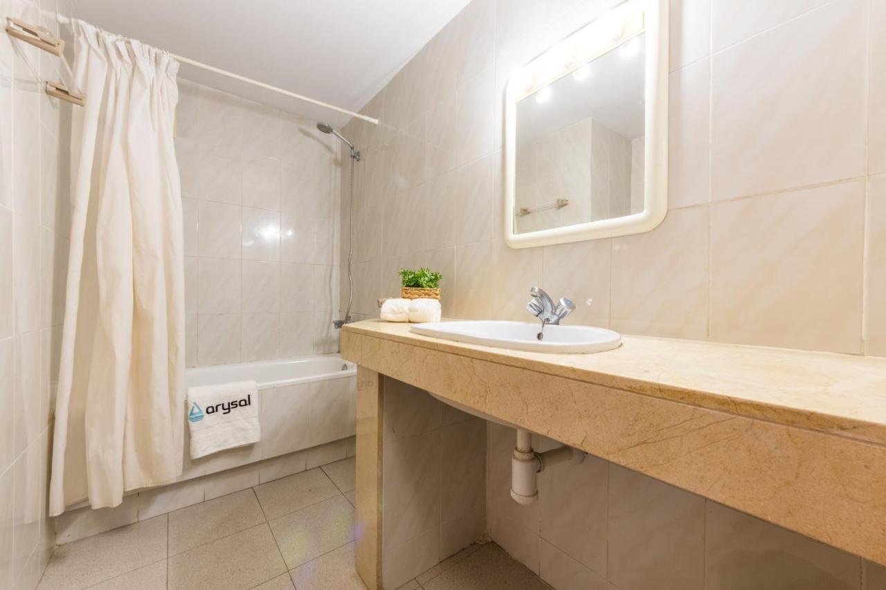 Apartamentos Varadero Arysal Salou Bagian luar foto
