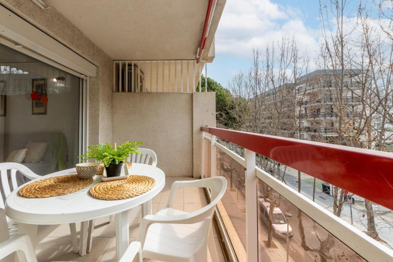 Apartamentos Varadero Arysal Salou Bagian luar foto