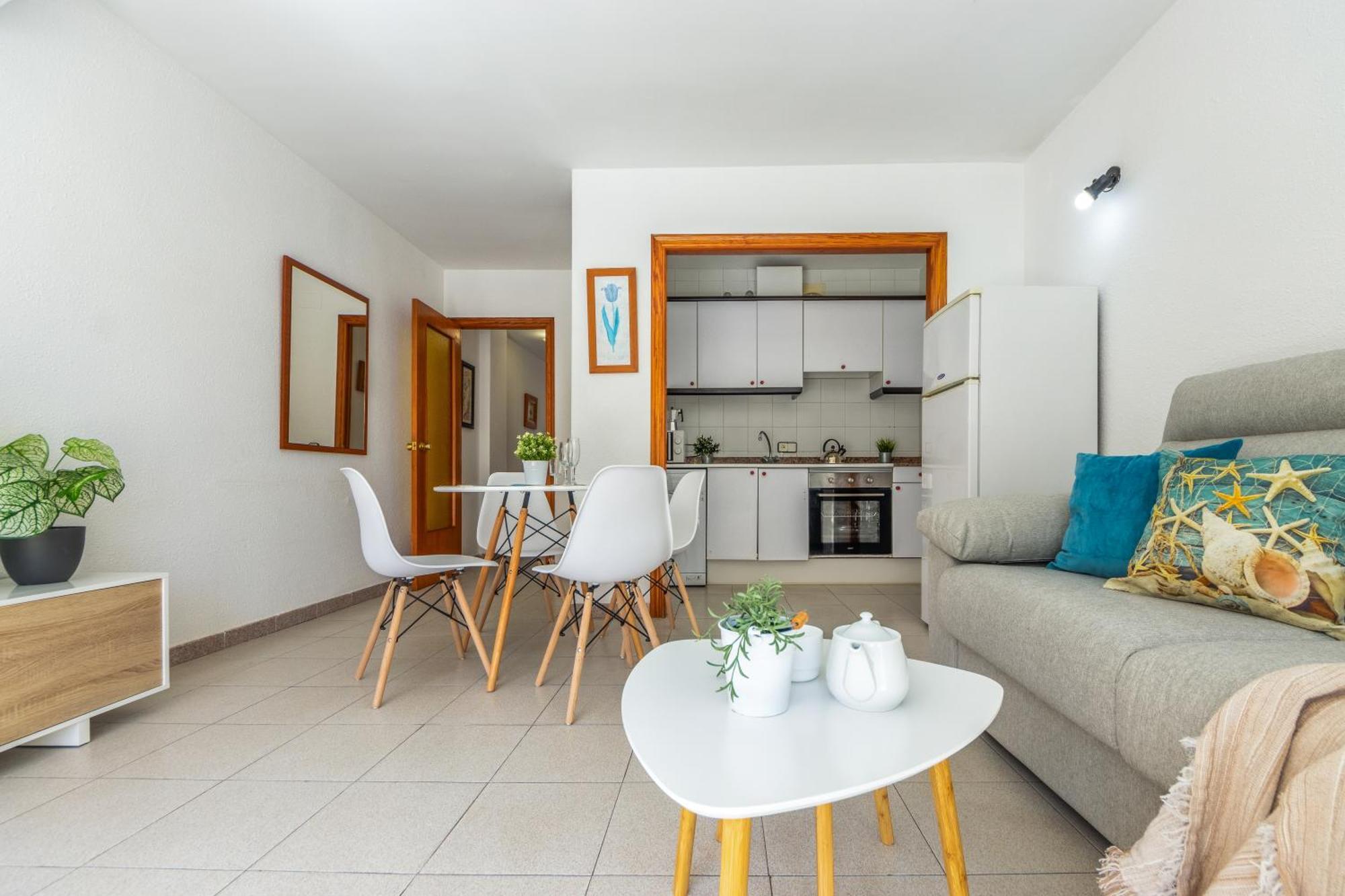Apartamentos Varadero Arysal Salou Bagian luar foto