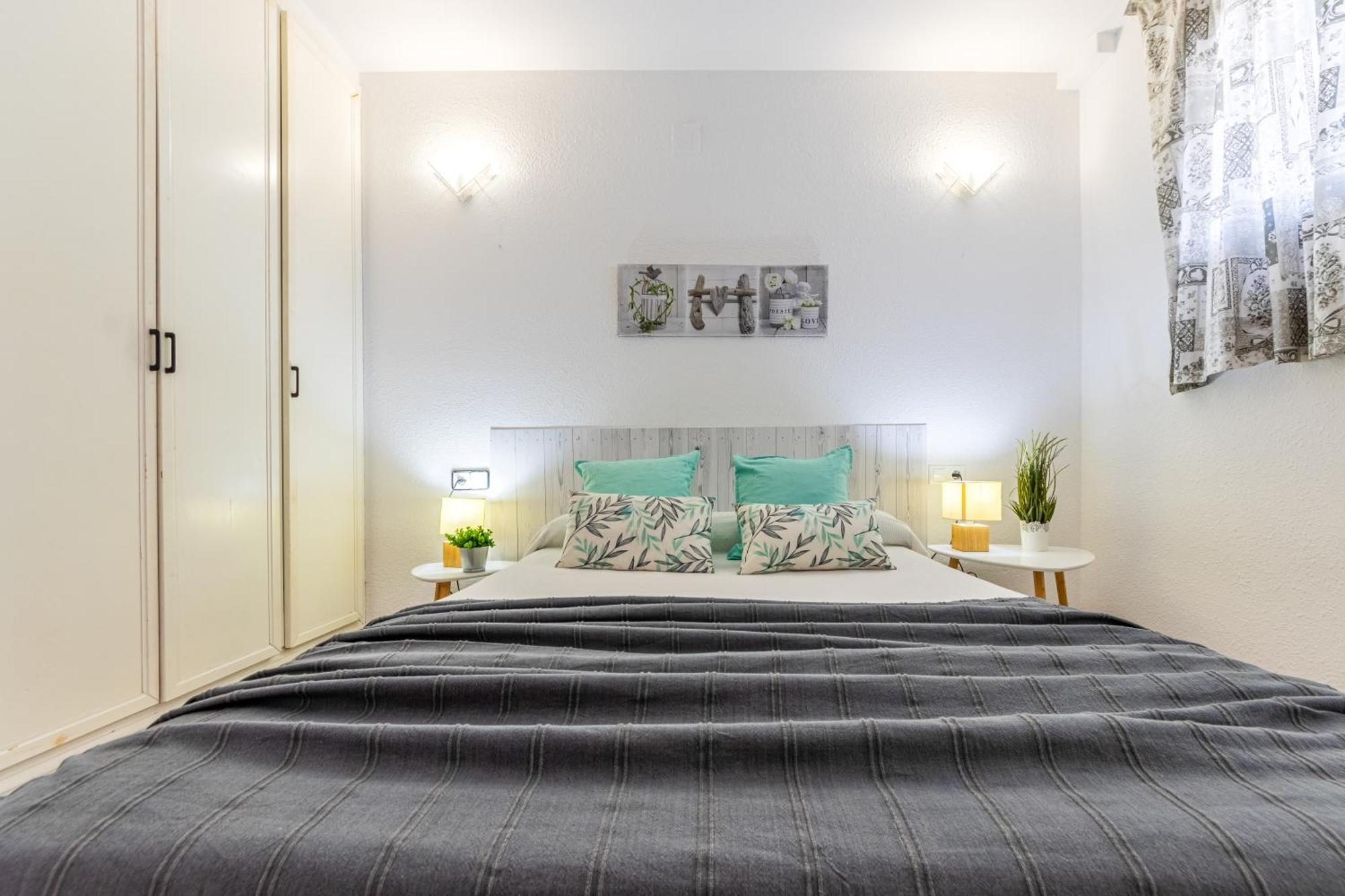 Apartamentos Varadero Arysal Salou Bagian luar foto