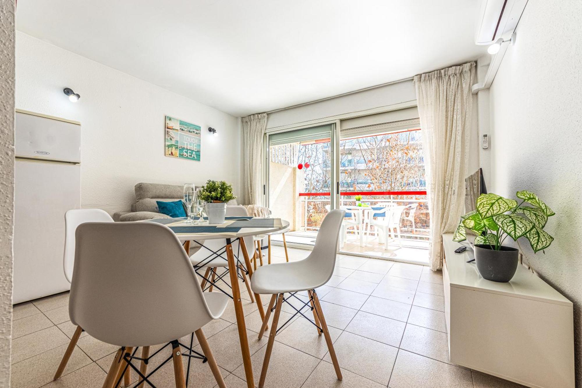 Apartamentos Varadero Arysal Salou Bagian luar foto