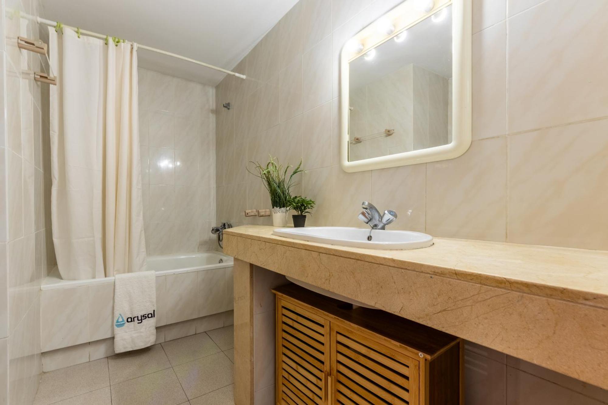 Apartamentos Varadero Arysal Salou Bagian luar foto