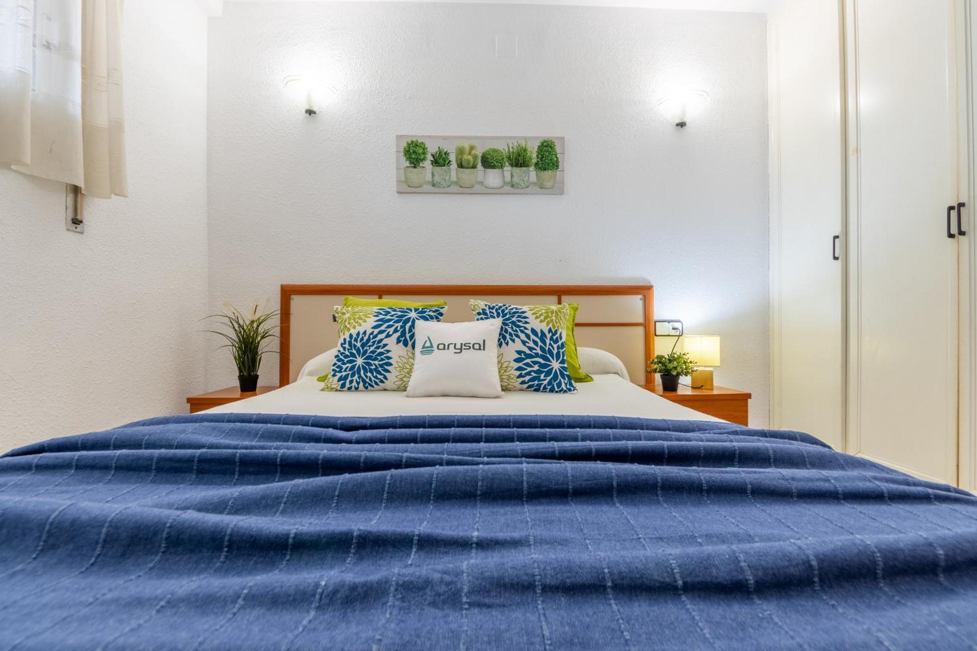 Apartamentos Varadero Arysal Salou Bagian luar foto