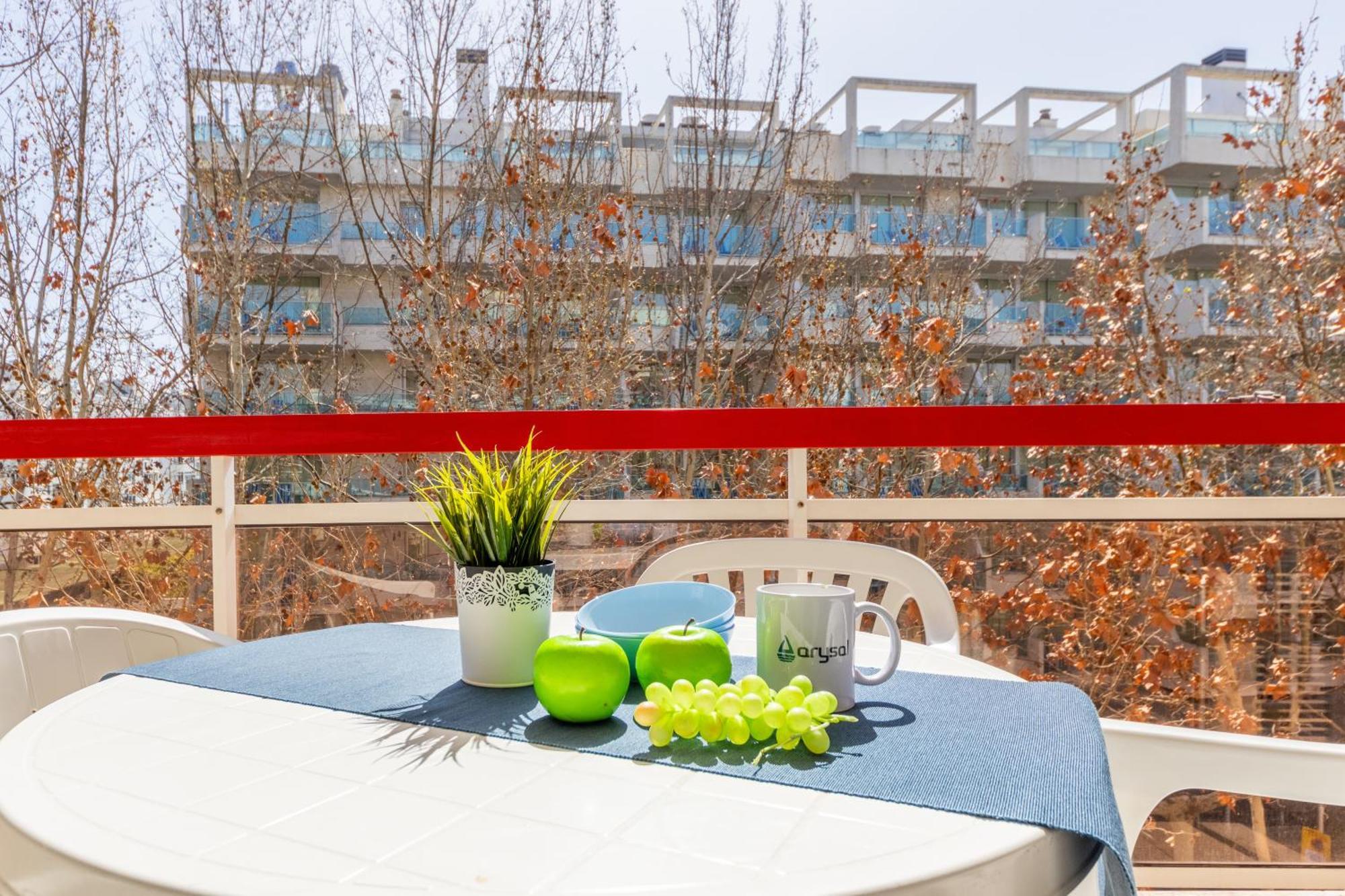 Apartamentos Varadero Arysal Salou Bagian luar foto